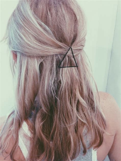 21 Unexpectedly Stylish Ways To Wear Bobby Pins Diy And Crafts