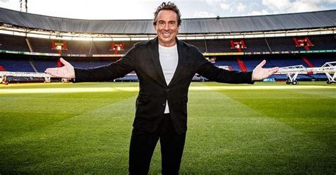 marco borsato staat met   voor  de kuip entertainment telegraafnl