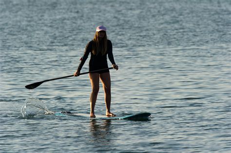 filewoman stand  paddle surfingjpg wikimedia commons