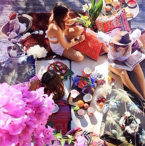 Pin By Bianca Aguilar On It S A Mood Summer Of Love Summer Picnic