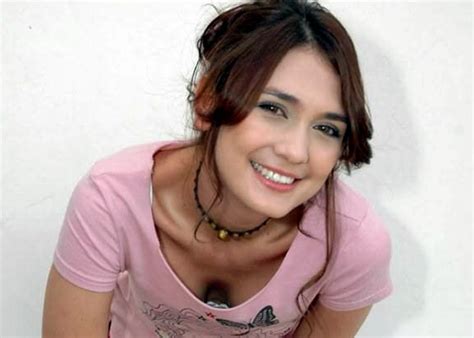 top 10 hottest indonesian actress world of celebrity