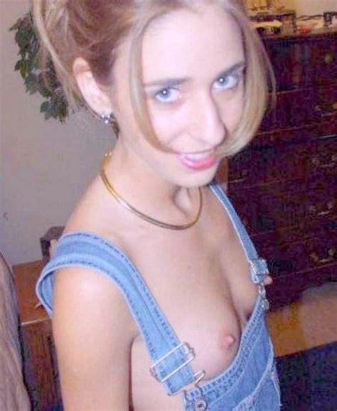 flashing small tits downblouse