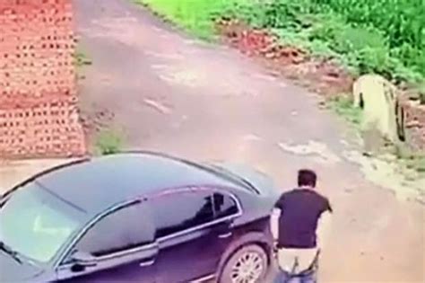 Wannabe Car Thief Shocked As He Stumbles Across Couple Having Sex