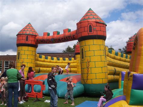 bouncy castle xft bouncy castle hire  birmingham