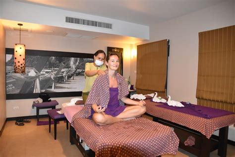hammer treatment at deevana plaza phuket orientala wellness spa