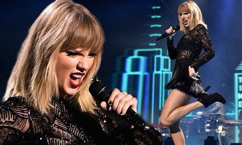 Taylor Swift Makes A Leggy Performance At Pre Super Bowl