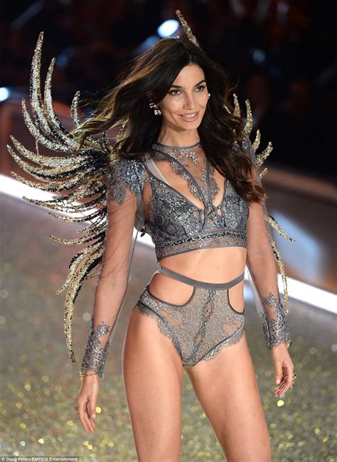 Lily Aldridge Sizzles In Lingerie At Victoria S Secret