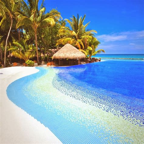 maldive islands resort   world  romantic island