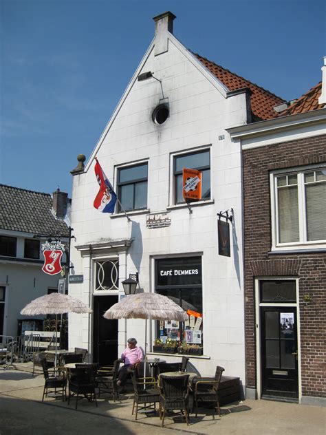 cafe demmers marktstraat vesting naarden nederland cafe huizen