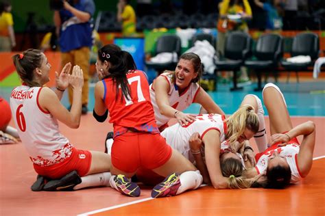 Rio Olympics Top Ranked U S Women Ousted By Serbia In Volleyball