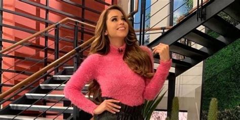 yanet garcía la sexy conductora de televisa celebra sus 12 millones de