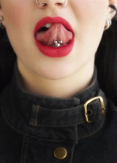 long     tongue piercings  heal