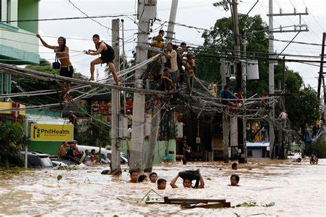 wavuti photo  effects  typhoon ketsana   phillippines vietnam  cambodia