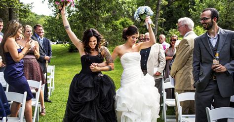 178 emotional same sex wedding pics that will hit you right in your soft spot bored panda