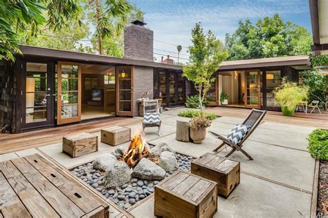 courtyard design courtyard house ranch house lake house casas containers modern house