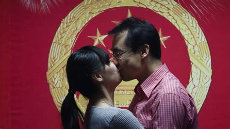 Gesundes Essen Verlängern Michelangelo Chinese Women Kissing Stewardess