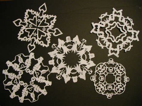 paper snowflakes  steps  pictures instructables