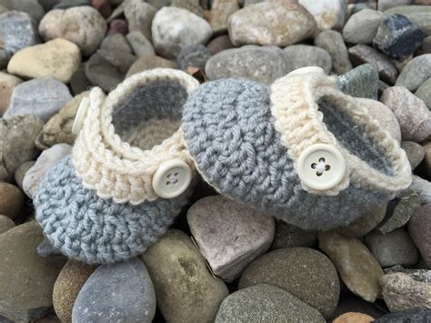 cutest  crochet baby booties patterns