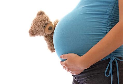 weeks pregnant symptoms baby size body