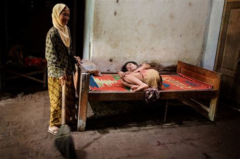 shocking photos of indonesia s mentally ill patients show people forgotten by the society