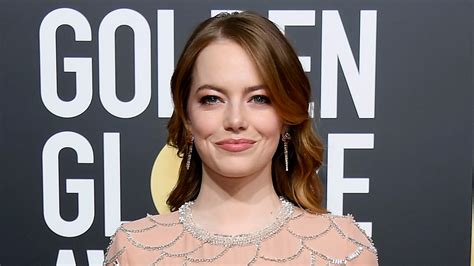 emma stone apologizes for aloha role at the 2019 golden