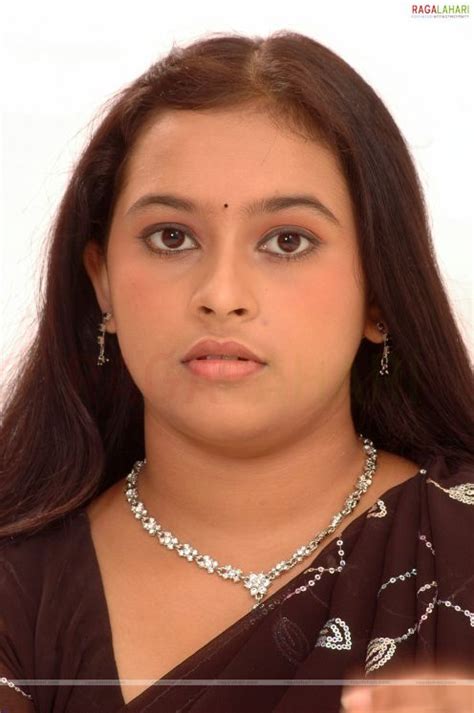 Indian Actress Sri Divya Varutha Padatha Valibar Sangam Tamil Film