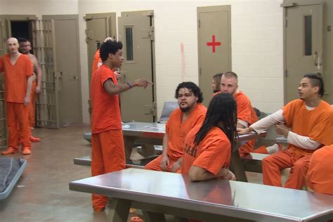 state leaders  local officials  decide  releasing county jail inmates