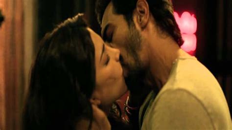 top 10 hottest kisses of 2013 bollywood liplocks page 6 of 11