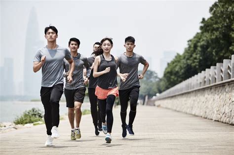 rutin olahraga berlari efektif  menurunkan berat badan bisa buat hilangin perut buncit