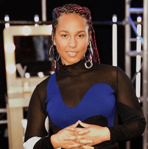Alicia Keys Keeps Her Style Chic Yet Effortless On The Voice