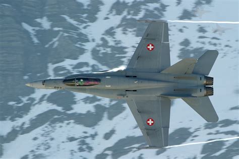 breaking swiss airforce fa   missing   alps  contact