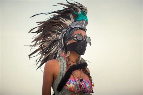 Desert Ready See Trippy Surreal Photos From Burning Man 2015