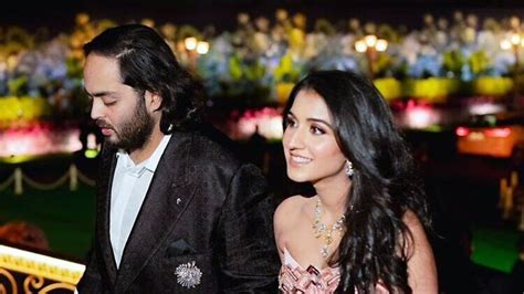 Anant Ambani Pre Wedding Srk Delivers Mohabbatein Dialogue In