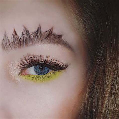 Dragon Brows Are Instagram S Latest Take On Brow Art Allure