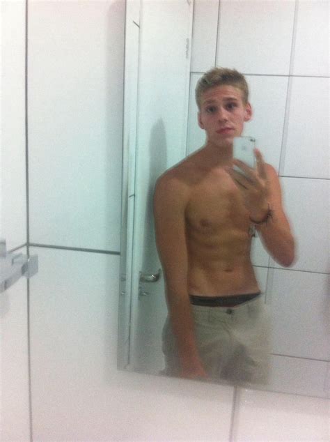 fit blonde lad fit males shirtless and naked