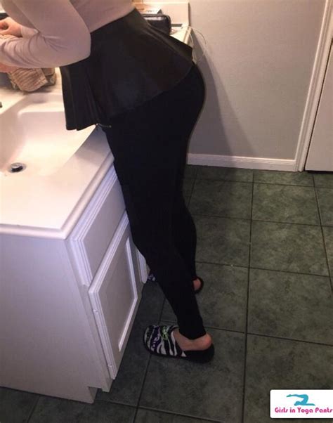 A Fan’s Wife And Mother Of Four Showing Off Her Booty 5