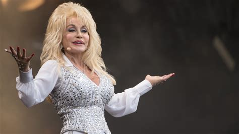 the untold truth of dolly parton