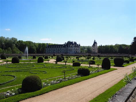 Chateau De Chenonceau Gardens The Postcard