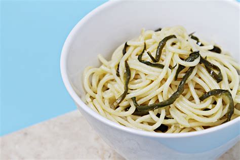 Spaghetti With Olive Oil Garlic And Pan Fried Jalapeños Huffpost