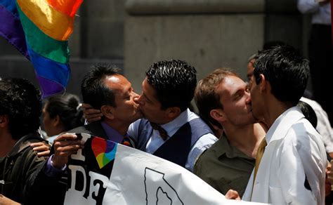 mexican states ordered to honor gay marriages the new york times