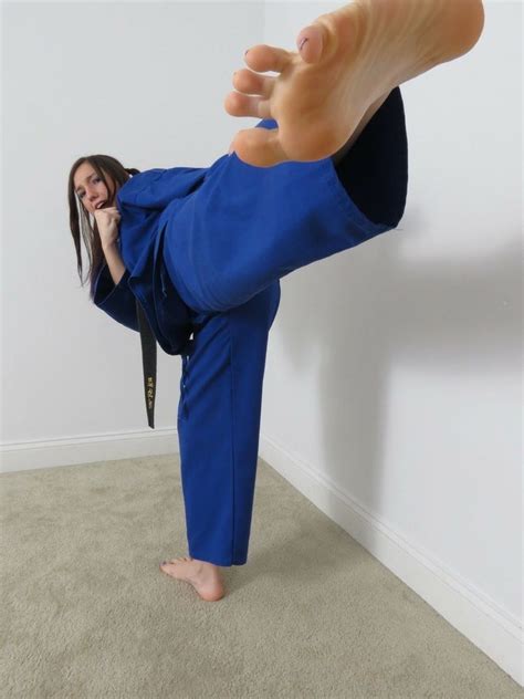 pin by guino on girls kicks and feet in 2021 women karate martial arts