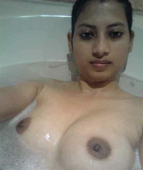bangalore sexy girl taking nude selfies in bathtub indian nude girls