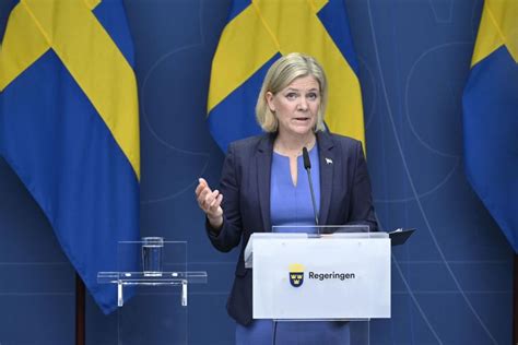 sweden s prime minister resigns as full vote tally confirms her defeat