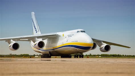 worlds largest commercial cargo aircraft drops