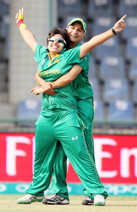 meet pakistan women s cricket team captained by sana mir the indian