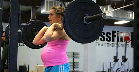 Dan And Christie Lew Crossfitting While Pregnant Do S And Don Ts