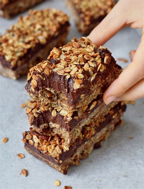 delicious chewy homemade chocolate granola bars  great