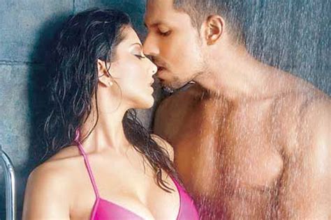 Sunny Leone Sex Scene Latest Bollywood Gossips News