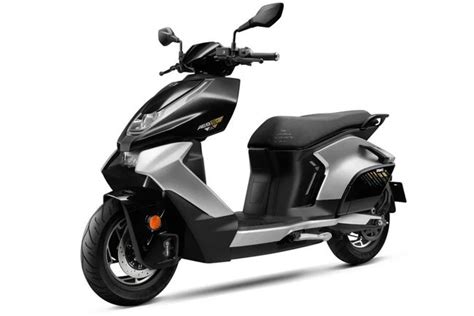 春风zeeho极核首款电动踏板摩托车ae8发布，17999元起 【电动力】