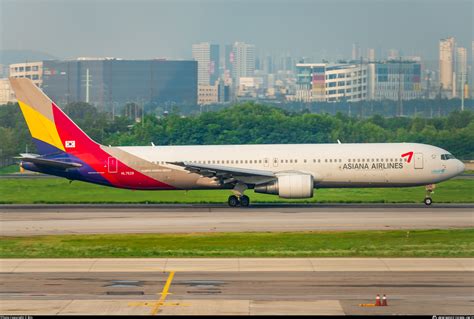 hl asiana airlines boeing   photo  hbinplanephoto id